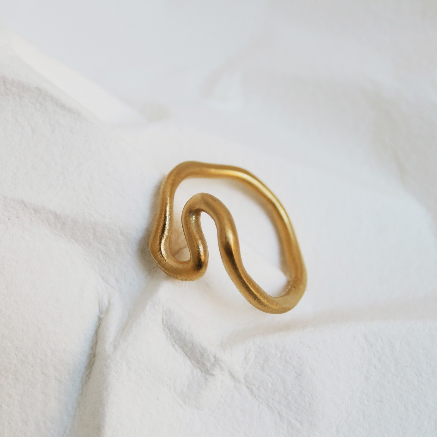 GOLDEN RING DALÍ, JEWELRY BY JOIDART, SWANS 2