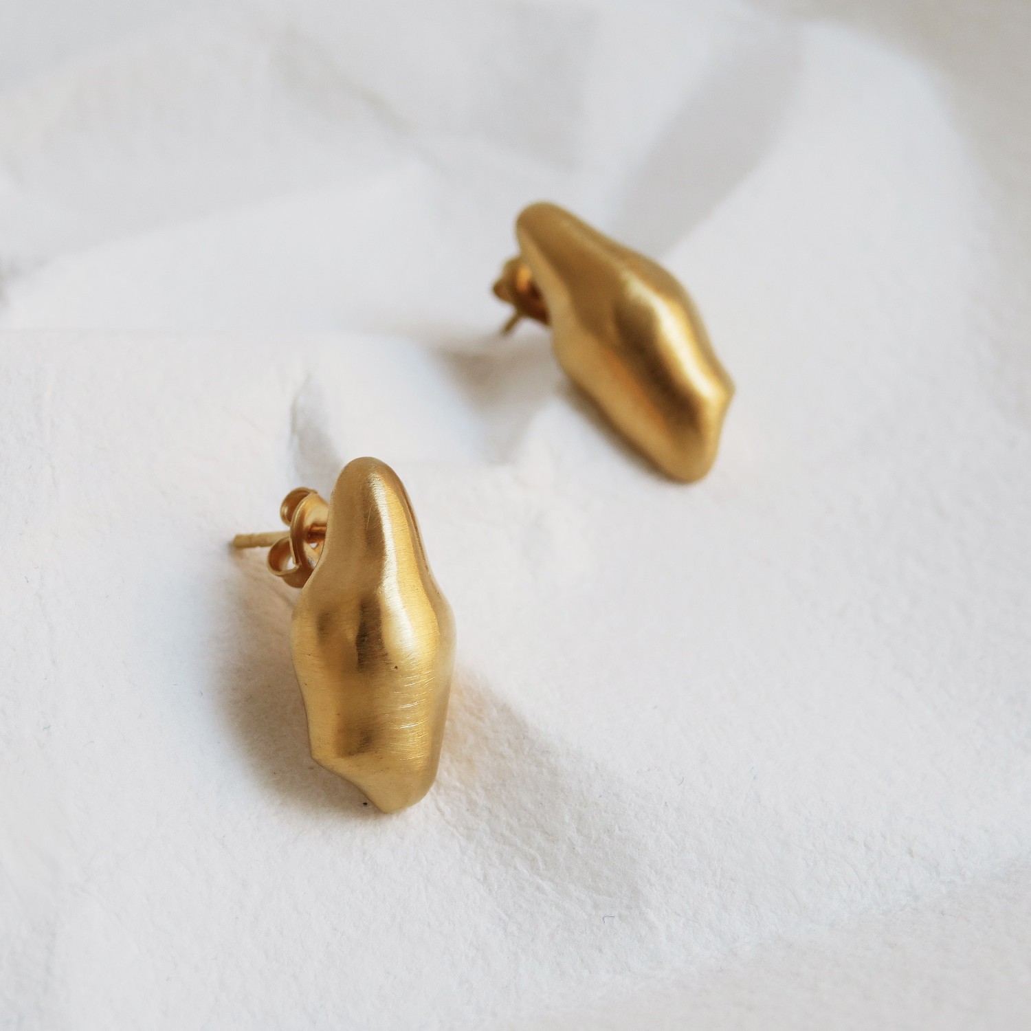 PENDIENTES DORADOS DALÍ, JEWELRY BY JOIDART, FORMAS BLANDAS