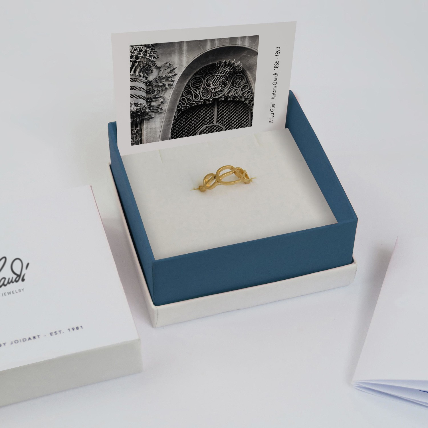 GOLDEN RING GAUDÍ JEWELRY LA PEDRERA