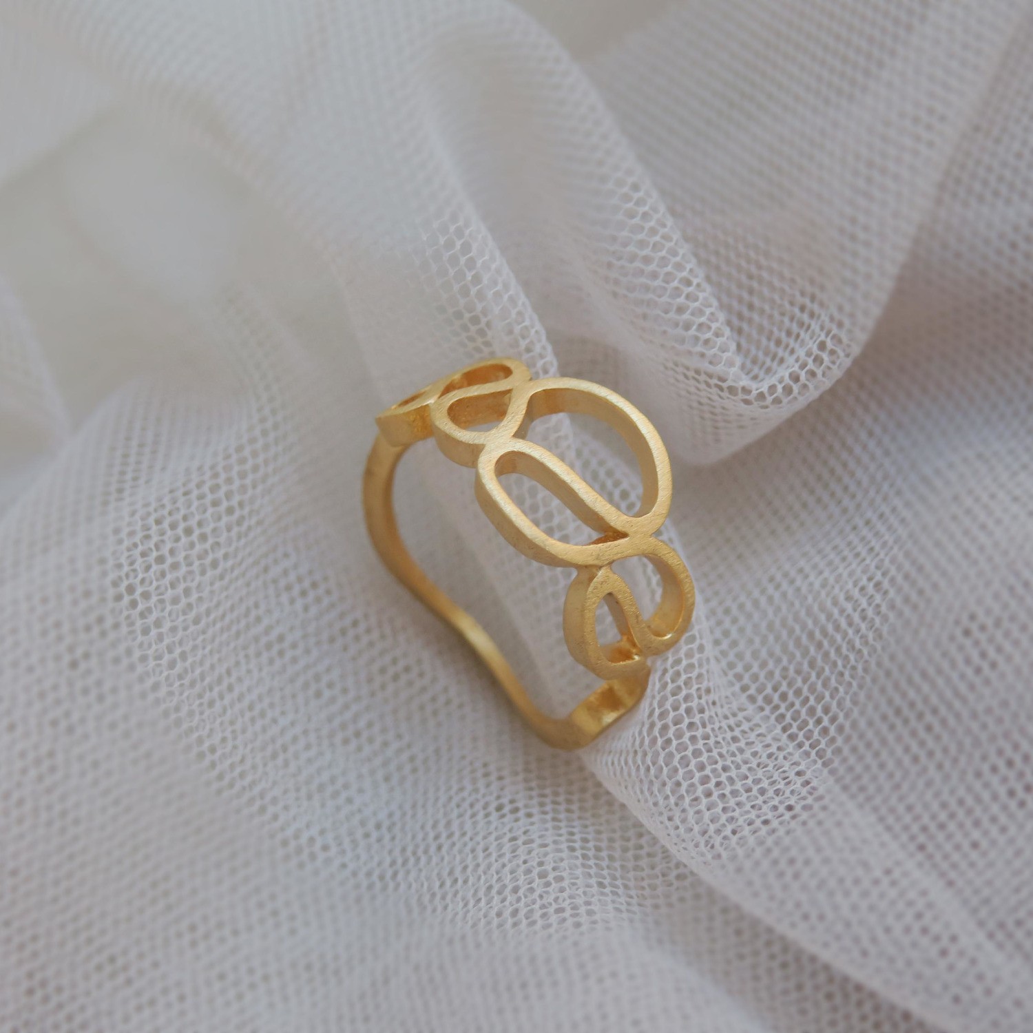 GOLDEN RING GAUDÍ JEWELRY LA PEDRERA