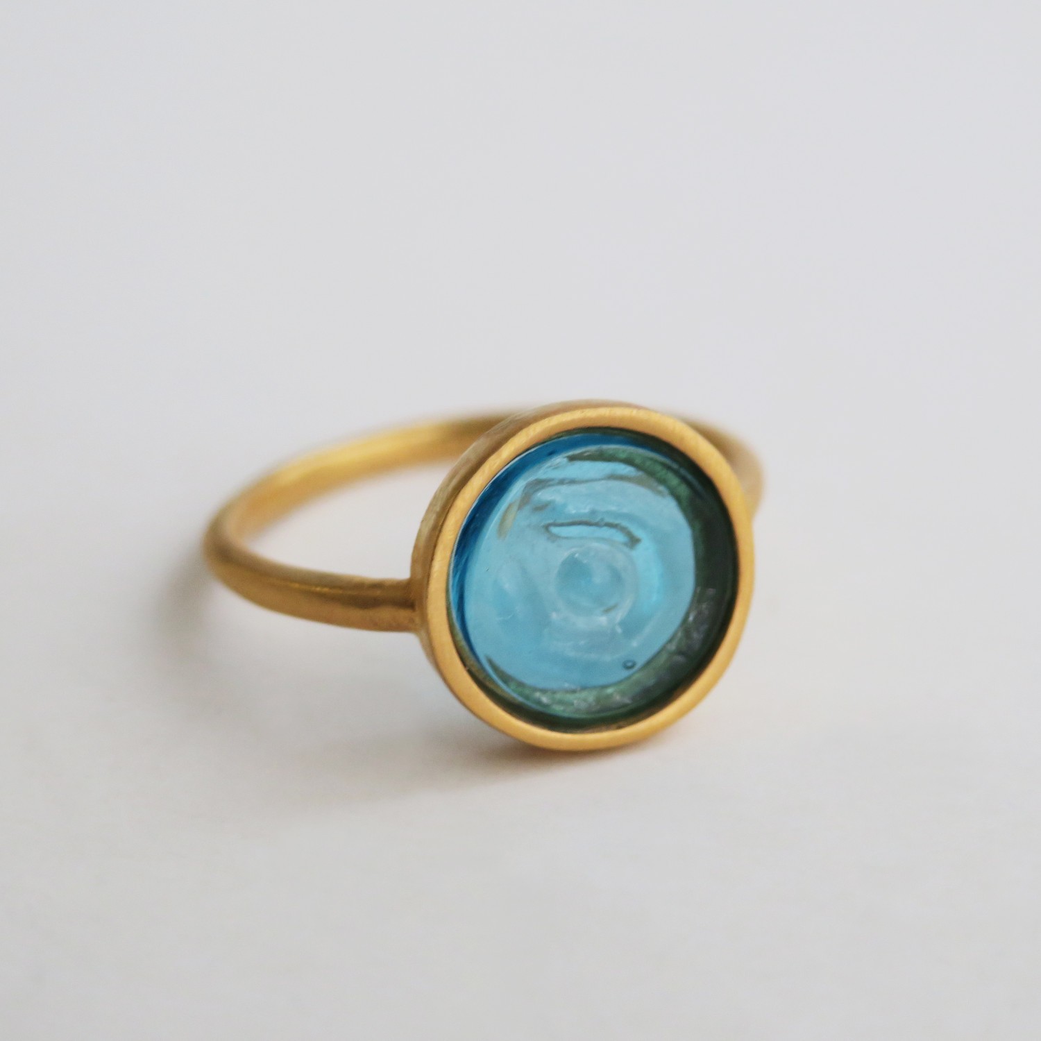 ANELL DAURAT GAUDÍ JEWELRY CASA BATLLÓ BLAU 2
