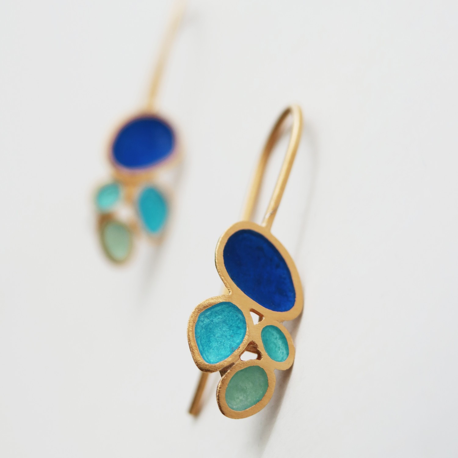 PENDIENTES GANCHO DORADOS GAUDÍ JEWELRY FRUITS 2