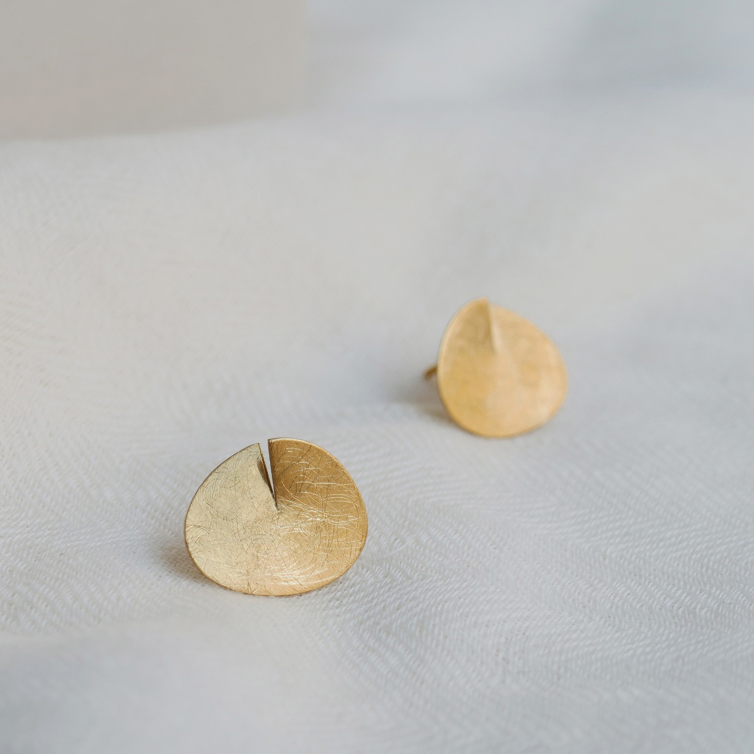 MEDIUM GOLDEN EARRINGS TAGLIO 3