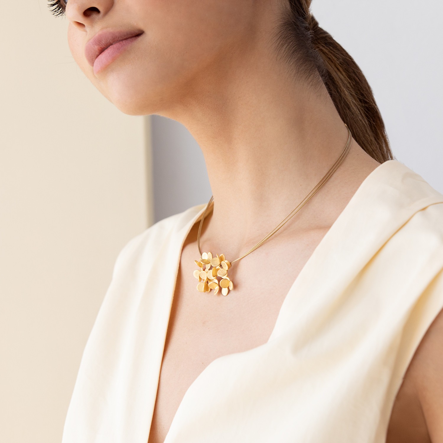 GOLDEN NECKLACE LARGE ARAI