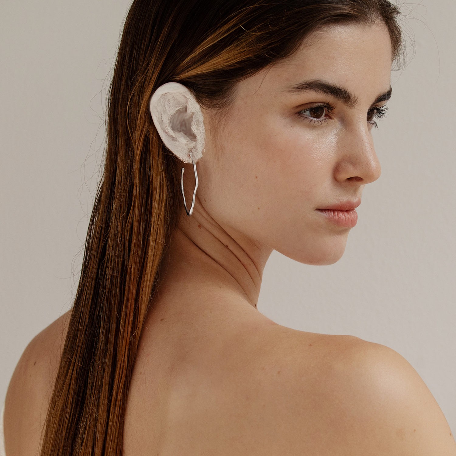 MEDIUM SILVER-PLATED OVAL HOOP EARRINGS CLARA 2