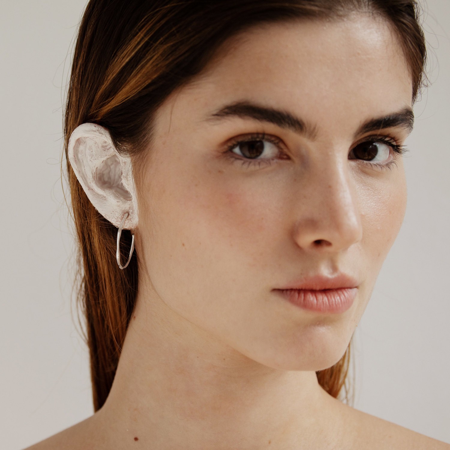 MEDIUM SILVER-PLATED OVAL HOOP EARRINGS CLARA 1