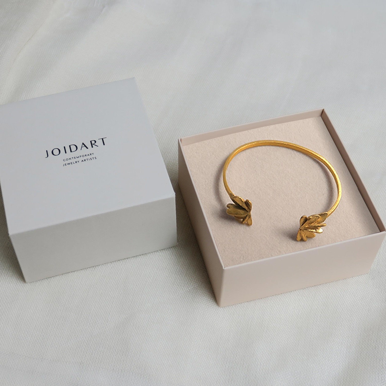 BRACELET DORÉ VOL 4