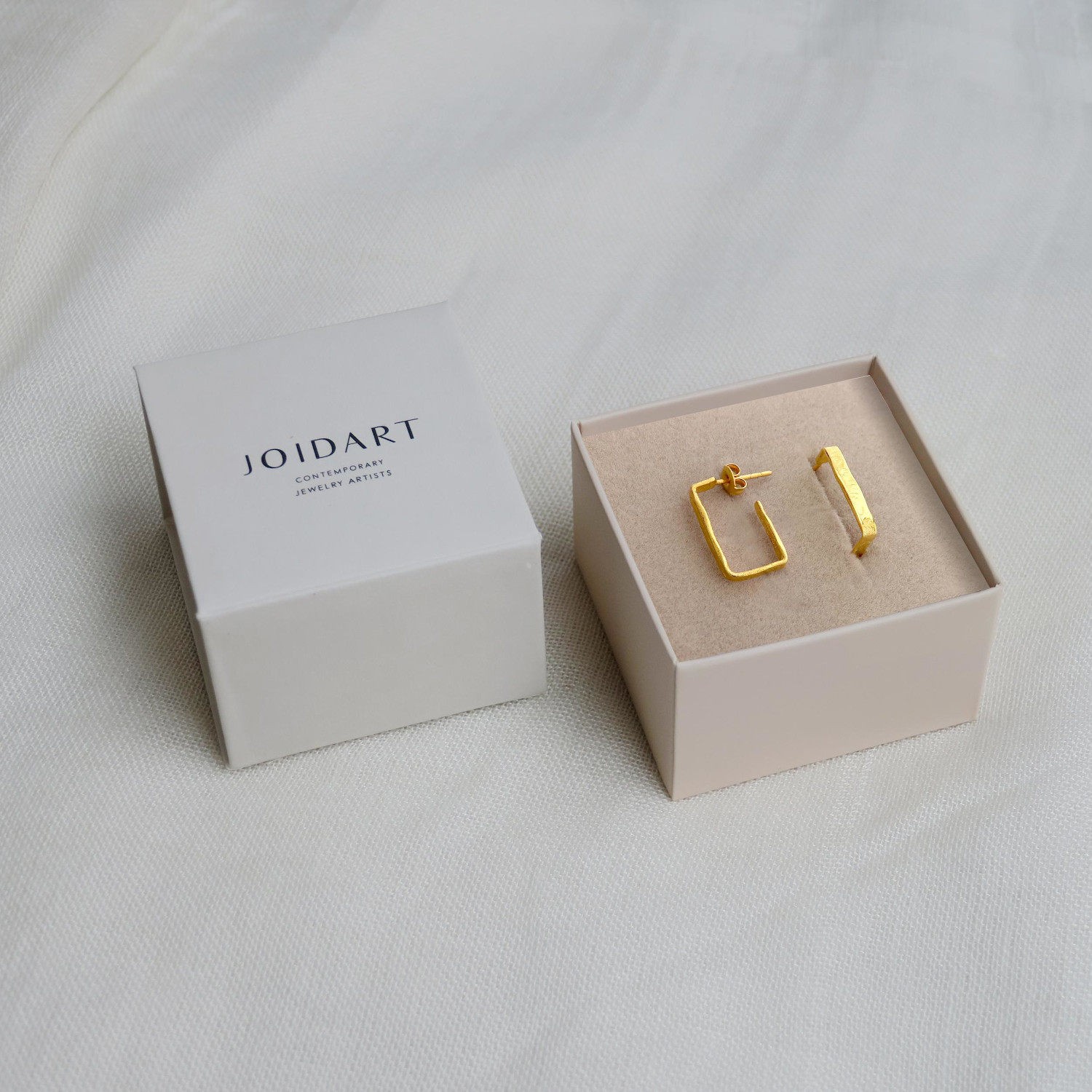 MEDIUM GOLDEN EARRINGS LIGNIS NARROW