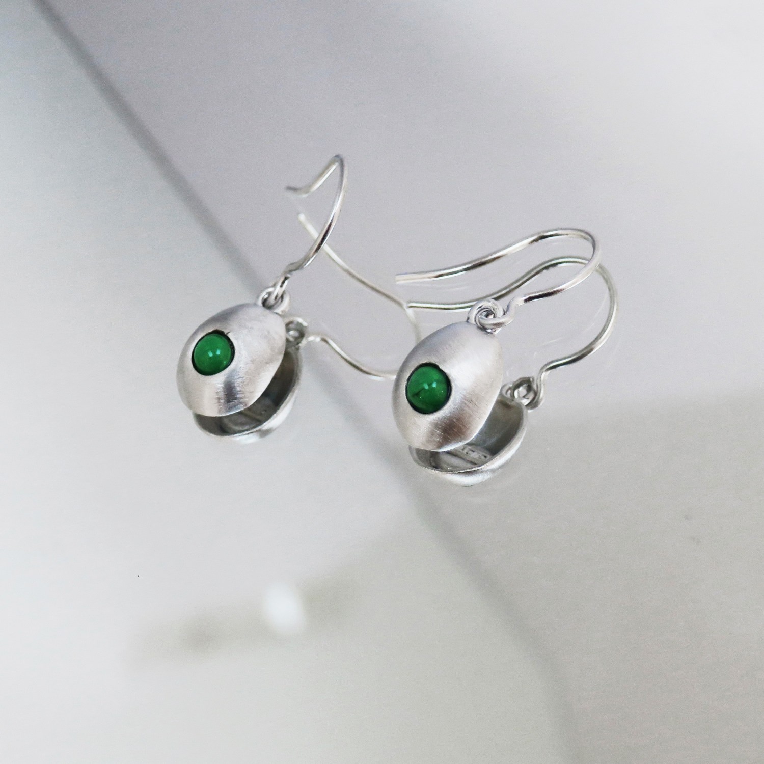BOUCLES D'OREILLES À CROCHET EN ARGENT ADDAIA