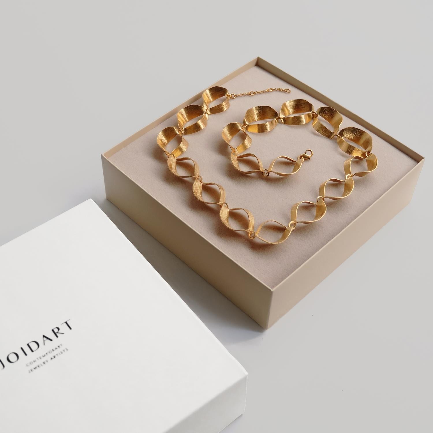 COLLAR DORADO XALUC 5