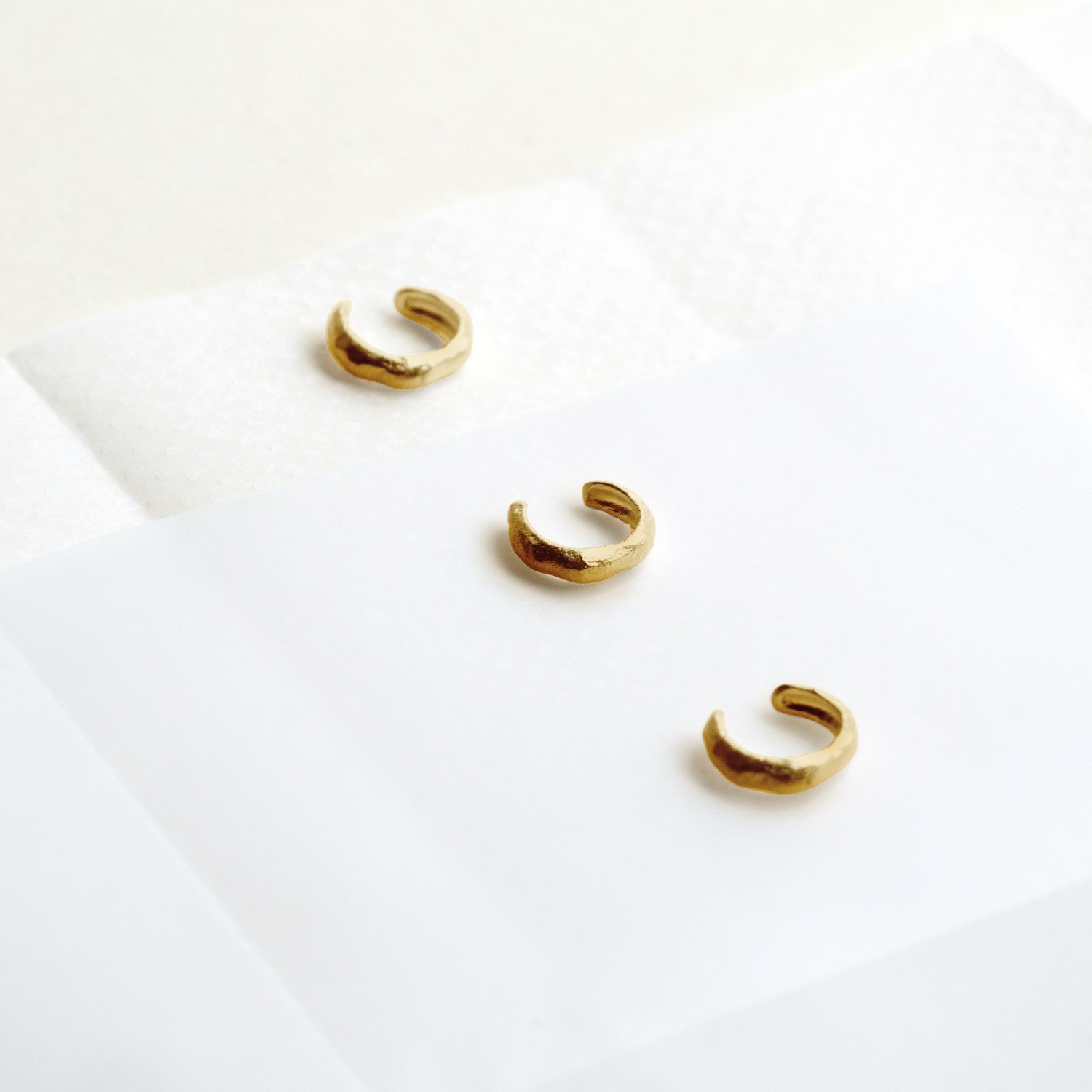 ARRACADA DAURADA EAR CUFF SAUMA 2