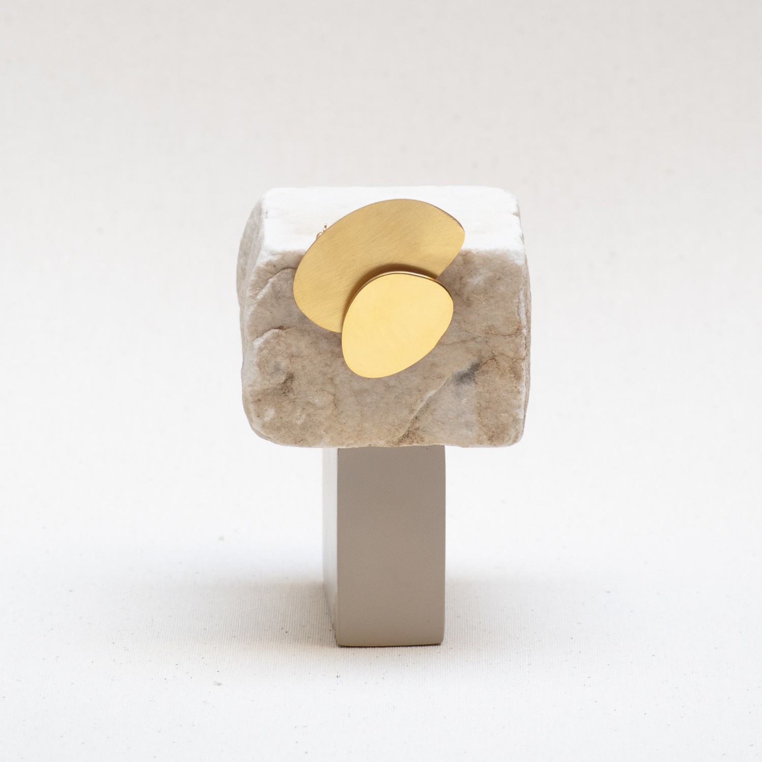 GOLDEN BROOCH ECLIPSE 5