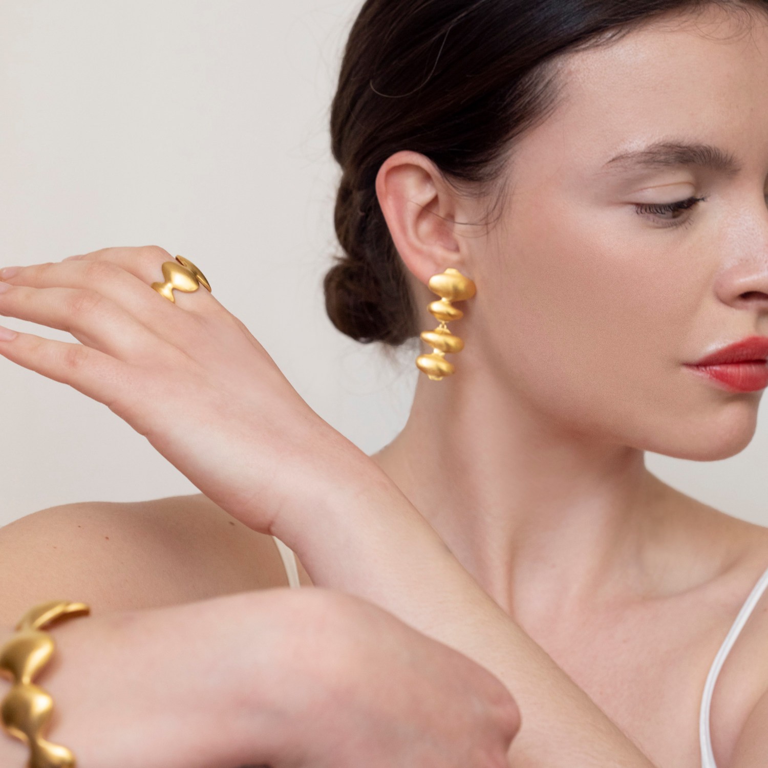 BOUCLES D'OREILLES LONGUES DORÉES SINUARA 2