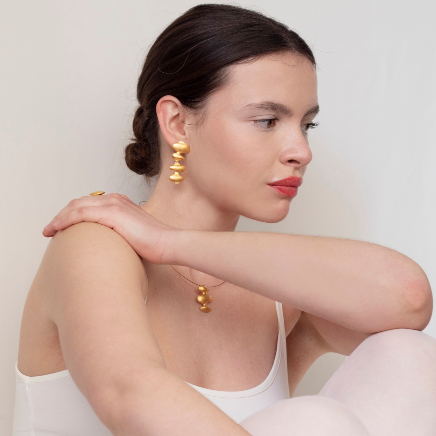 BOUCLES D'OREILLES LONGUES DORÉES SINUARA 3