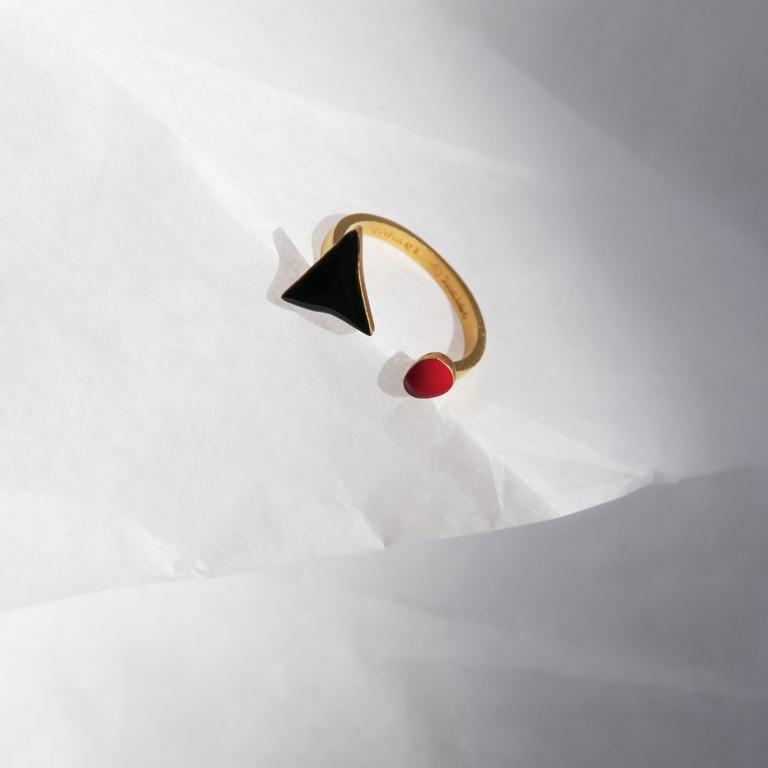 ANELL DAURAT MIRÓ JEWELRY TRIANGLE NEGRE