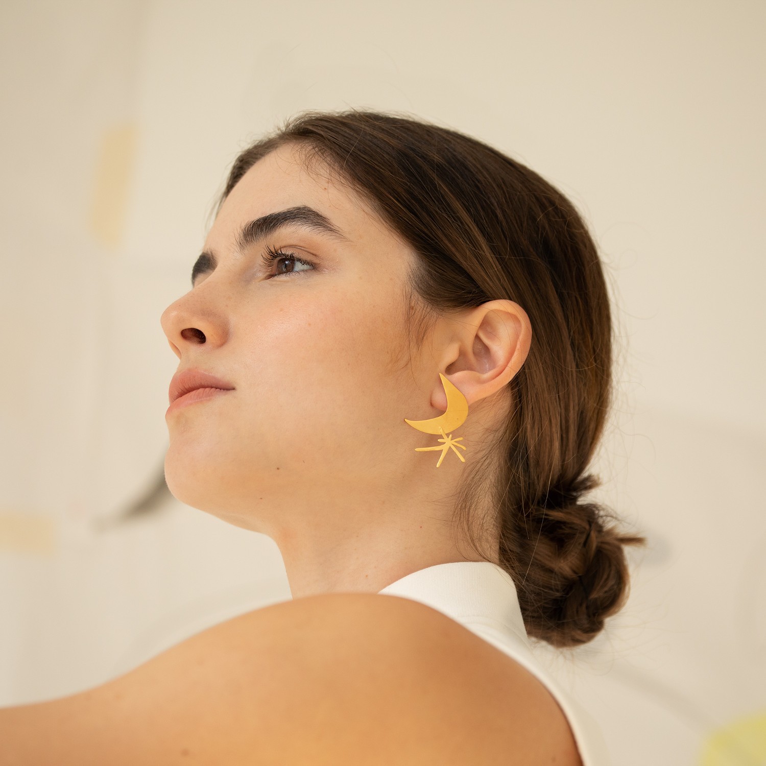 MIRÓ JEWELRY Golden earrings with large moon Joidart