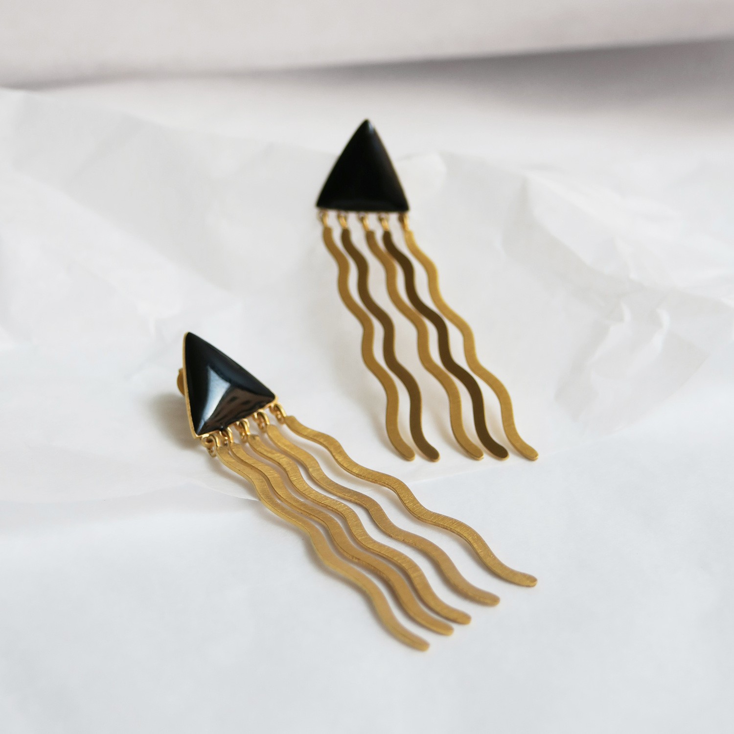 GOLDEN EARRINGS MIRÓ JEWELRY SHAPES