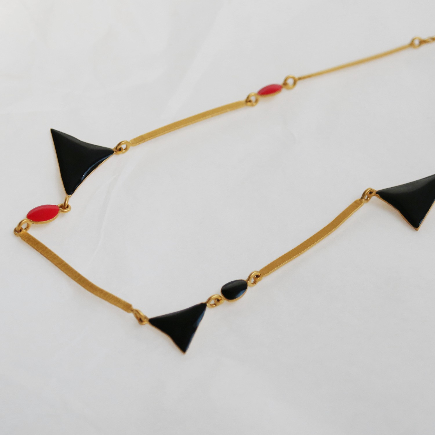 COLLARET DAURAT MIRÓ JEWELRY TRIANGLES