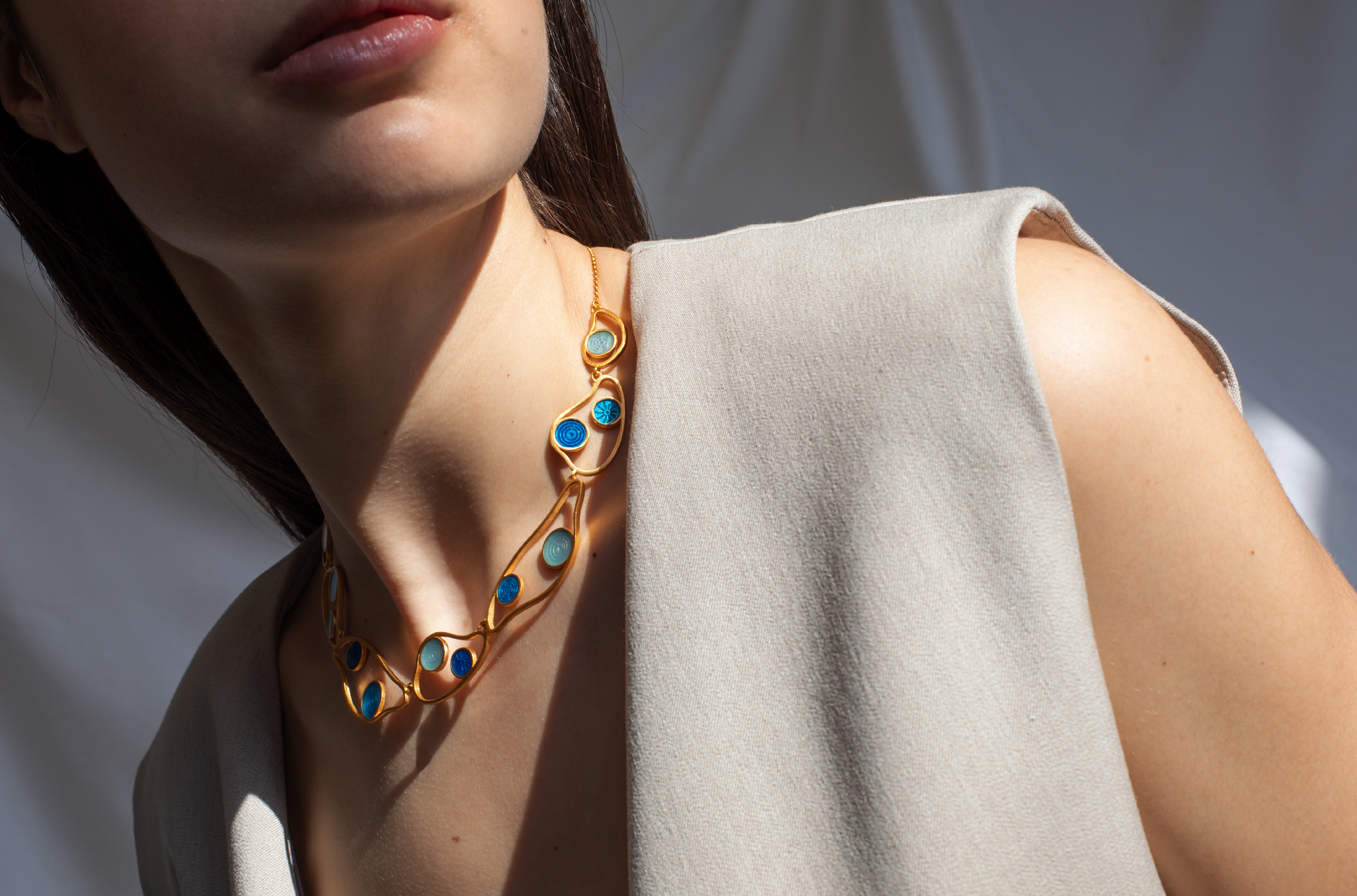 Jewelry enameled in fire vs. cold enamel | Joidart